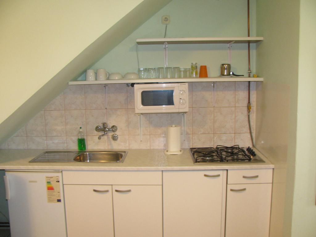 Apartments & Rooms Korzo สลาวอนสกีบรอด ห้อง รูปภาพ
