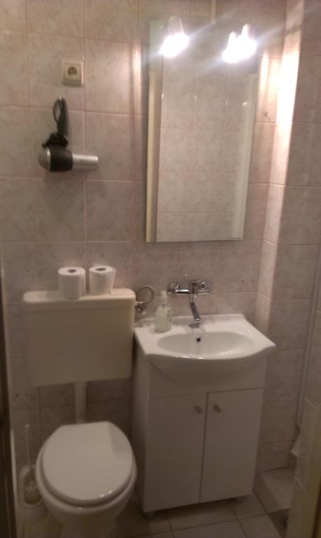 Apartments & Rooms Korzo สลาวอนสกีบรอด ห้อง รูปภาพ