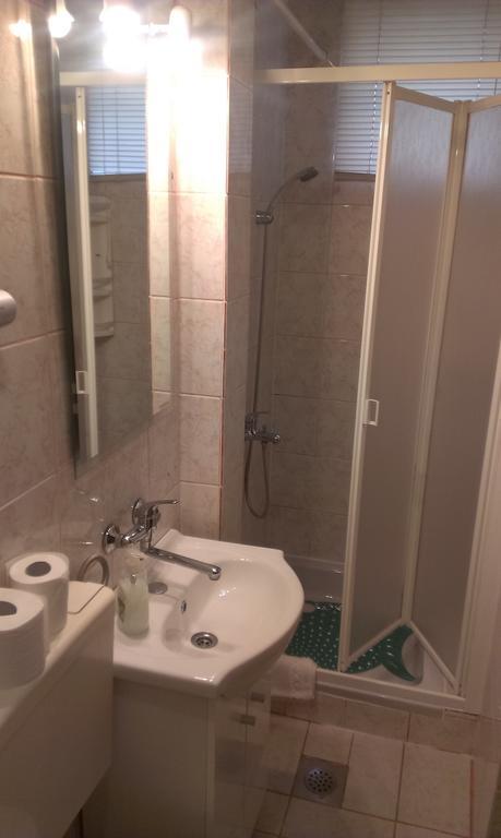 Apartments & Rooms Korzo สลาวอนสกีบรอด ห้อง รูปภาพ