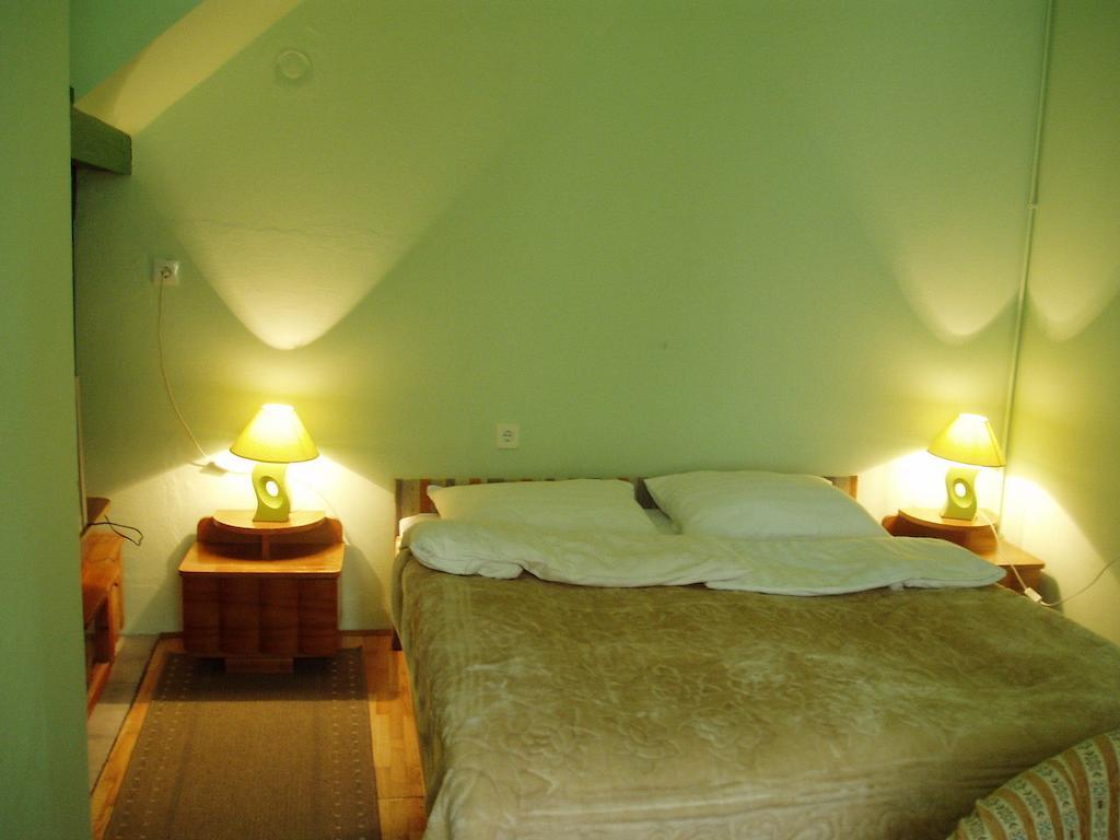 Apartments & Rooms Korzo สลาวอนสกีบรอด ภายนอก รูปภาพ
